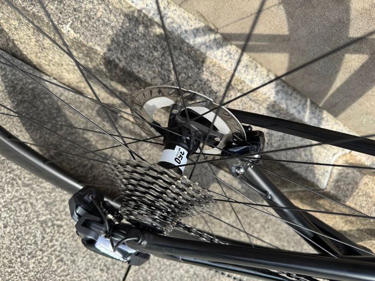 Used Specialized Men's Tarmac Disc Pro 2019 2019 Road & Gravel, Black — image 11 of 13