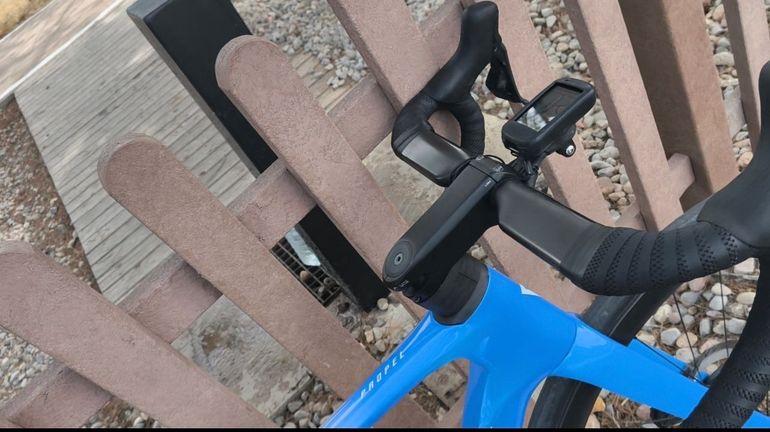 Used Giant Propel Advanced Pro 0 2024 2024 Road & Gravel, Blue — image 5 of 14