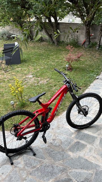 Used Trek Session 9.9 Carbon 2020 Mountainbike, Red — image 2 of 6