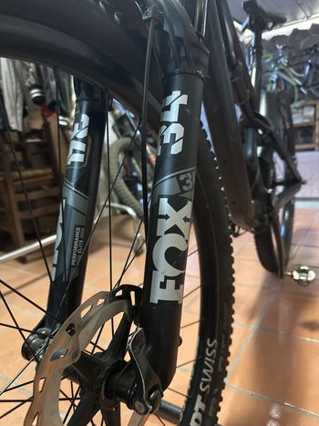 Used Canyon Neuron CF 9 2022 2022 Mountainbike, Black, 27.5, 29 — image 20 of 22