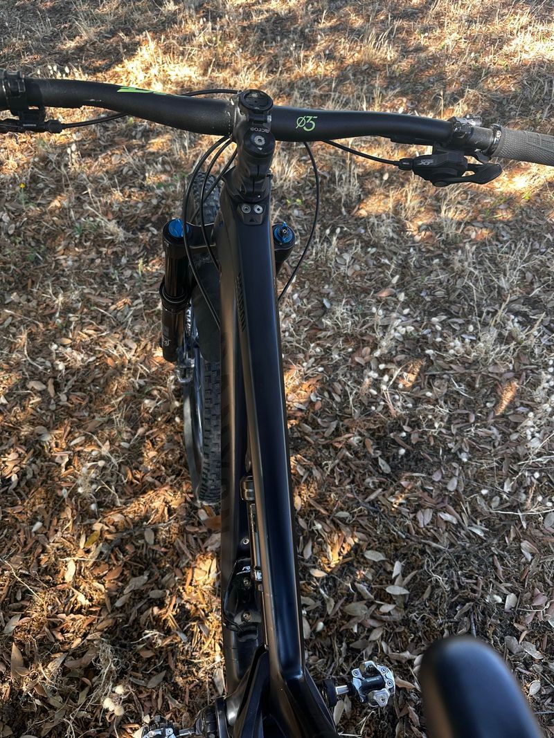 Used Canyon Neuron CF 9 2022 2022 Mountainbike, Black, 27.5, 29 — image 11 of 15