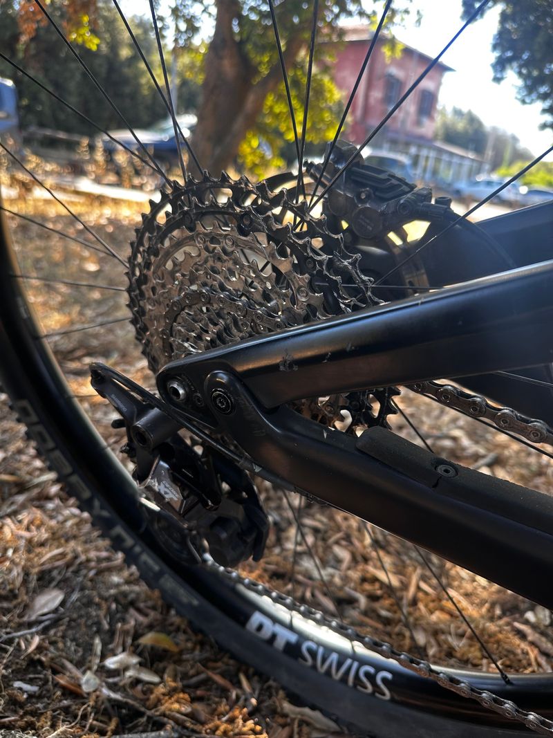 Used Canyon Neuron CF 9 2022 2022 Mountainbike, Black, 27.5, 29 — image 4 of 15