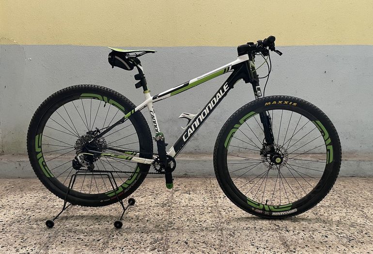 Used Cannondale F-Si Carbon Team 2017 Mountainbike, Black — image 1 of 5