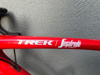 Used Trek Émonda SLR 9 Disc 2019 2019 Road & Gravel, Red — image 13 of 15