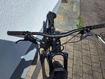 Použité Trek Fuel EX 8 Gen 6 2023 2023 Mountainbike — obrázek 10 z 10