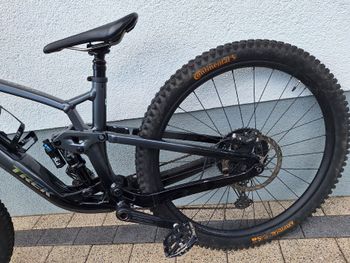 Použité Trek Fuel EX 8 Gen 6 2023 2023 Mountainbike — obrázek 7 z 10