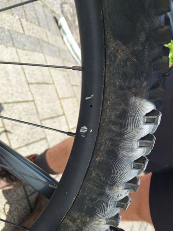Použité Trek Fuel EX 8 Gen 6 2023 2023 Mountainbike — obrázek 8 z 10