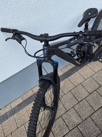 Použité Trek Fuel EX 8 Gen 6 2023 2023 Mountainbike — obrázek 5 z 10