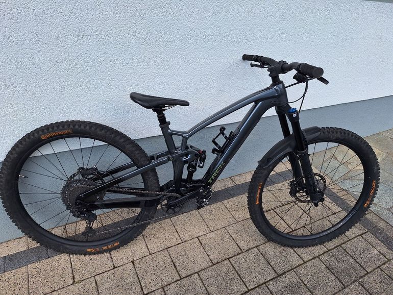 Použité Trek Fuel EX 8 Gen 6 2023 2023 Mountainbike — obrázek 1 z 10