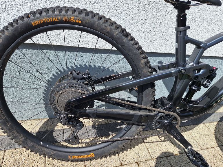 Použité Trek Fuel EX 8 Gen 6 2023 2023 Mountainbike — obrázek 3 z 10