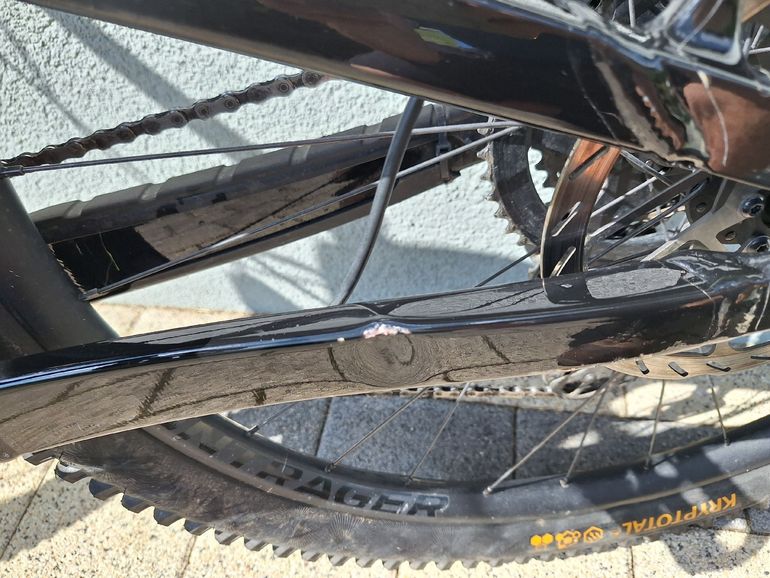 Použité Trek Fuel EX 8 Gen 6 2023 2023 Mountainbike — obrázek 9 z 10