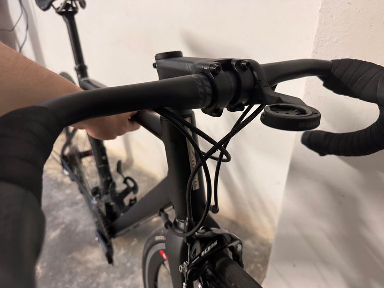 Used Van rysel EDR AF Road Bike, - 105 2021 2021 Road & Gravel, Black — image 2 of 3