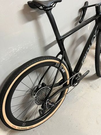 Used Ridley Astr RS - Sram Force XPLR 1x13 2025 2025 Road & Gravel, Black — image 2 of 9