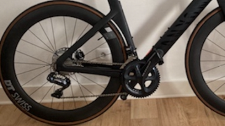 Used Canyon Aeroad CF SLX 8 Disc Di2 2023 2023 Road & Gravel, Black — image 3 of 3