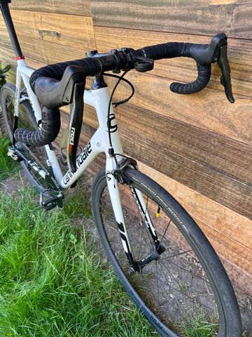 Used Cannondale Custom SRAM Red eTap AXS 2011 Road & Gravel, White — image 3 of 9