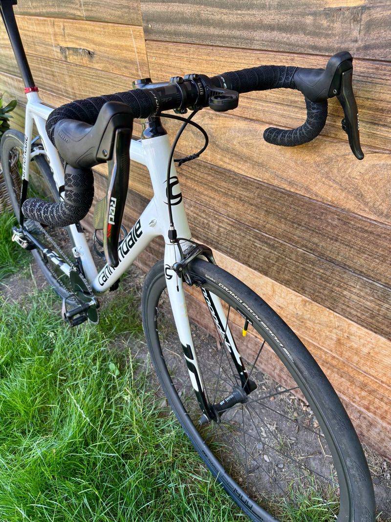 Used Cannondale Custom SRAM Red eTap AXS 2011 Road & Gravel, White — image 3 of 9