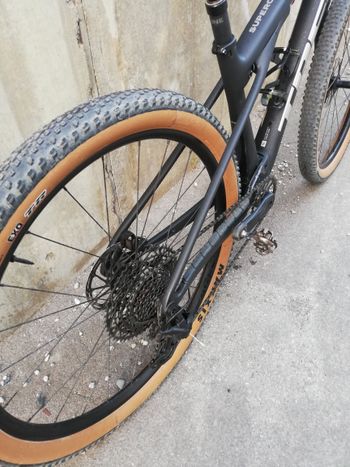 Used Trek Supercaliber SL 9.6 Gen 2 2026 2026 Mountainbike, Black, 29 — image 3 of 5