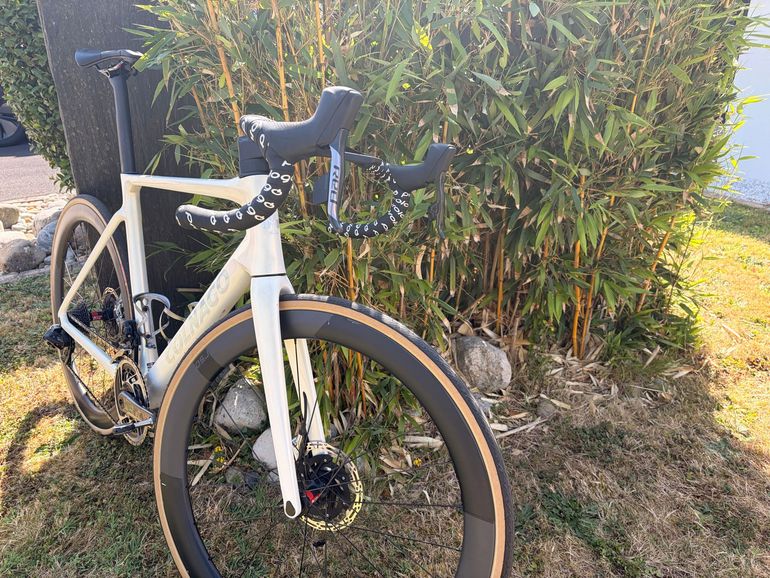Used Colnago V4Rs Shimano Ultegra Di2 2025 2025 Road & Gravel, White — image 4 of 4