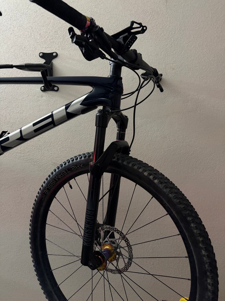 Trek Procaliber 9.6 2022 2022 Mountainbike de segunda mano, Azul — imagen 2 de 6