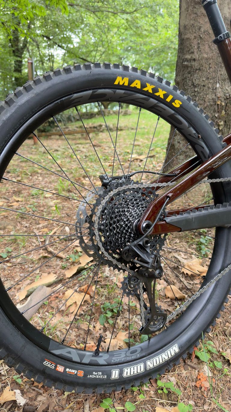 Used Santa Cruz Bronson R / Carbon C 2025 2025 Mountainbike, Red, 29, 27.5 — image 2 of 11