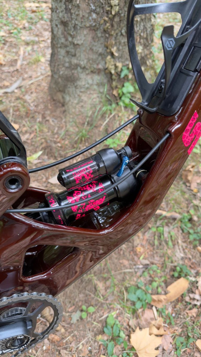Used Santa Cruz Bronson R / Carbon C 2025 2025 Mountainbike, Red, 29, 27.5 — image 11 of 11