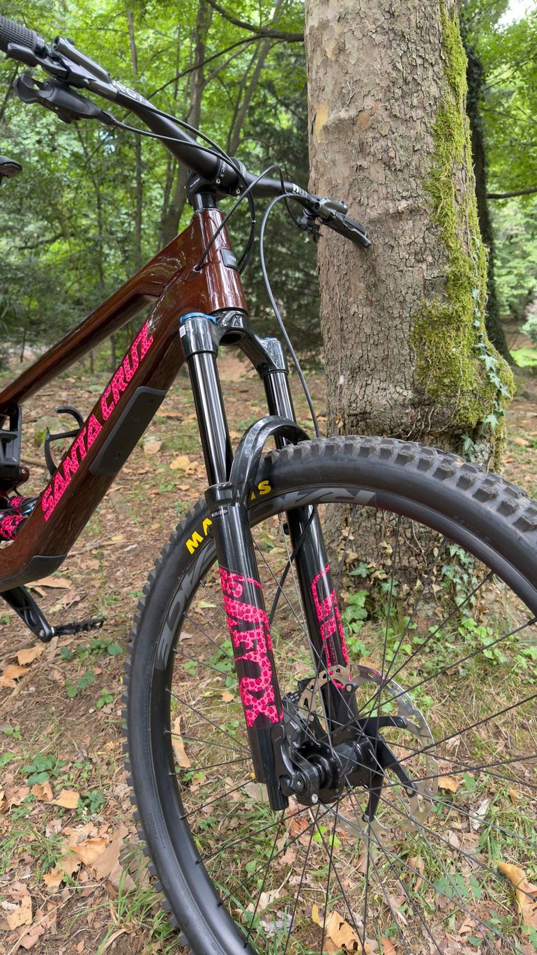 Used Santa Cruz Bronson R / Carbon C 2025 2025 Mountainbike, Red, 29, 27.5 — image 10 of 11