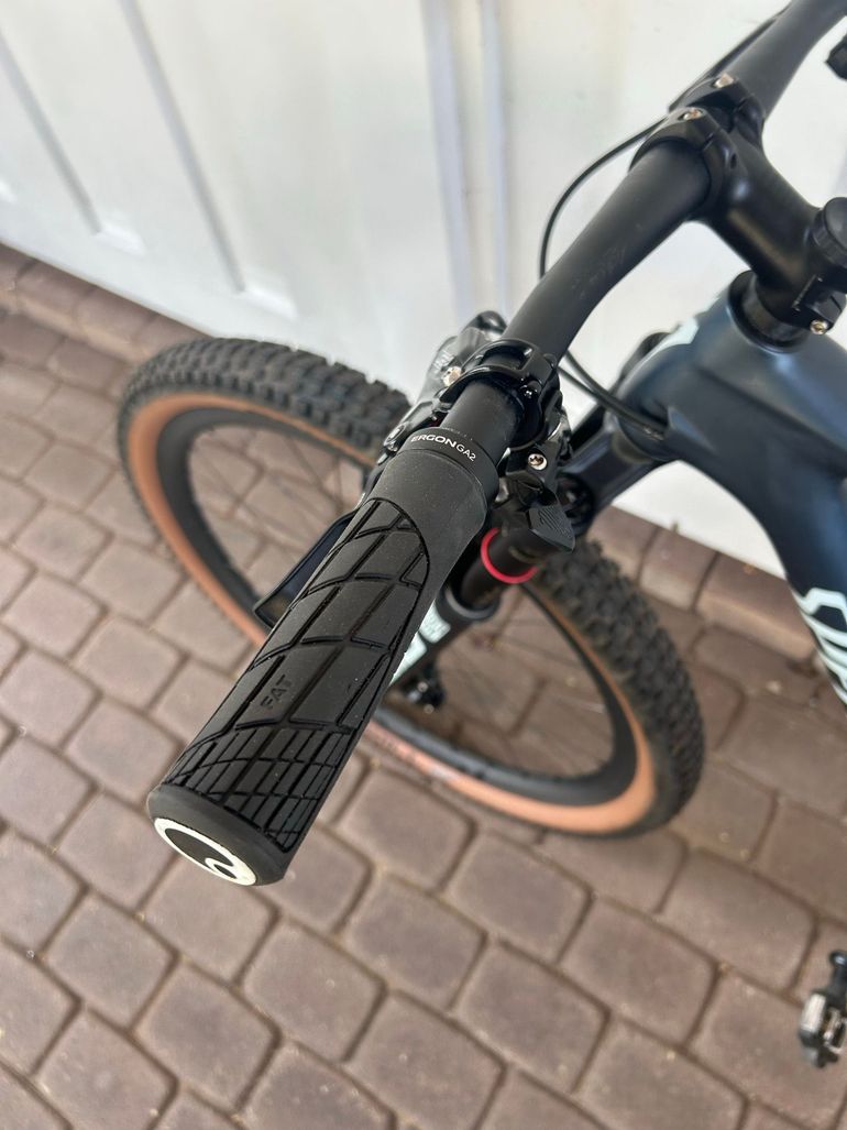Used Specialized Epic Shimano Deore XT Di2 2023 Mountainbike, Blue — image 3 of 13