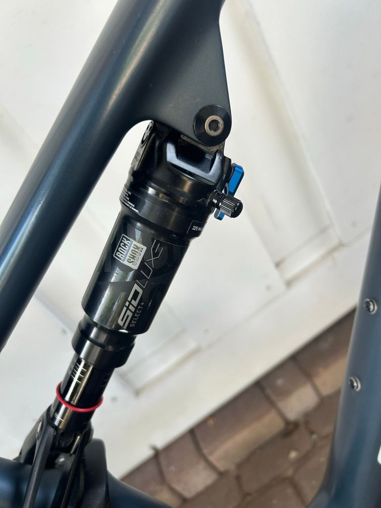 Used Specialized Epic Shimano Deore XT Di2 2023 Mountainbike, Blue — image 8 of 13