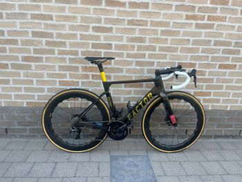 Used Factor Ostro Shimano Dura Ace Di2 2021 Road & Gravel, Black — image 2 of 9