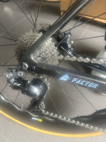 Tweedehands Factor Ostro Shimano Dura Ace Di2 2021 Road & Gravel — afbeelding 4 van 9