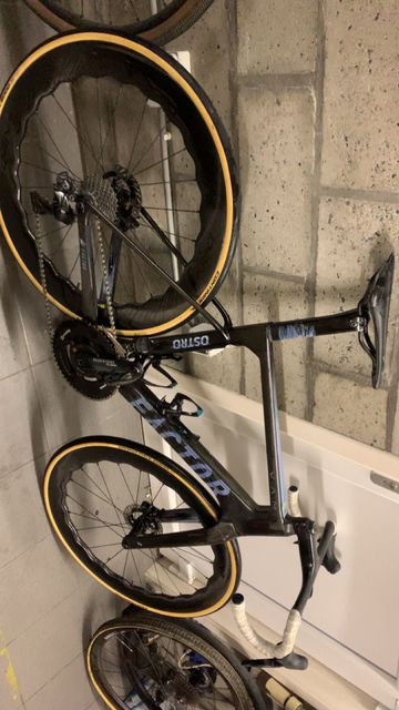 Tweedehands Factor Ostro Shimano Dura Ace Di2 2021 Road & Gravel — afbeelding 5 van 9