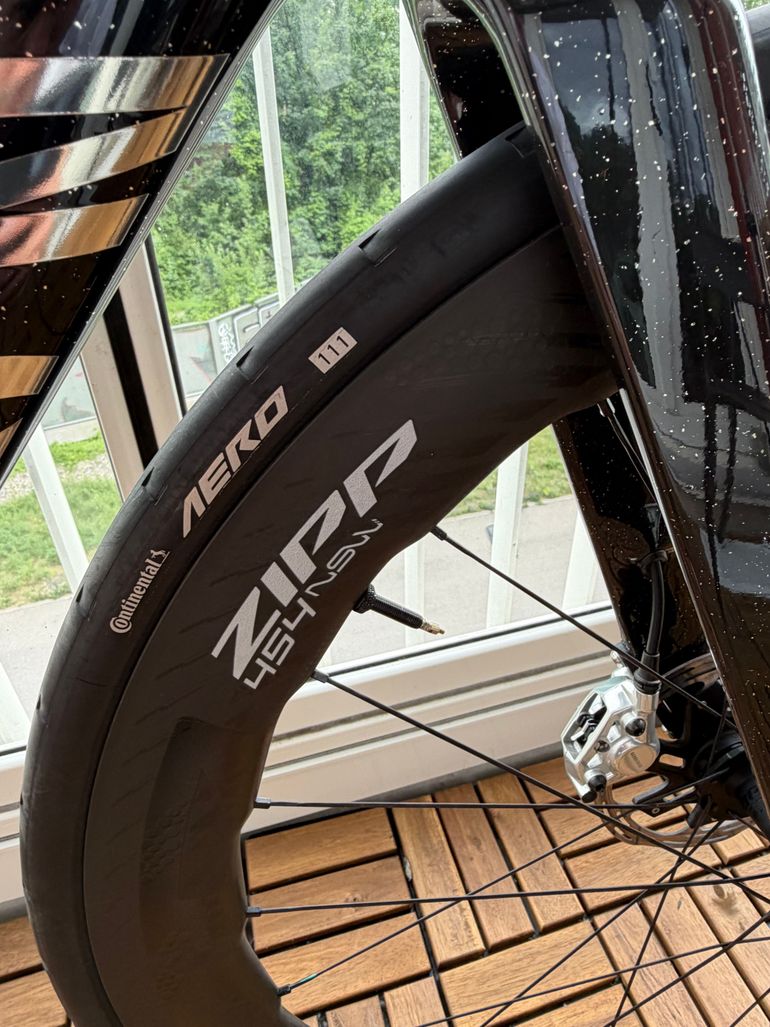 Used Canyon Aeroad CFR AXS 2025 2025 Road & Gravel, Black — image 7 of 15