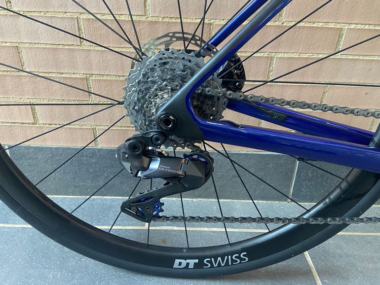 Trek Madone Shimano Ultegra Di2 2025 Road & Gravel de segunda mano, Azul — imagen 4 de 5