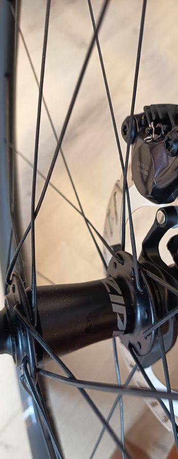 Použité BIANCHI OLTRE RC REPARTO CORSE EDICIÓN LIMITADA 140 TH ANIVERSARIO CUADRO 001 EXCLUSIVO TOPE GAMA ❗ Custom Shimano Ultegra Di2 2026 Road & Gravel — obrázek 4 z 23