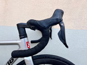 Used Argon 18 Gallium CS - Carbon - Shimano 105 Di2 - 2024 2024 Road & Gravel, Light Gray — image 10 of 20