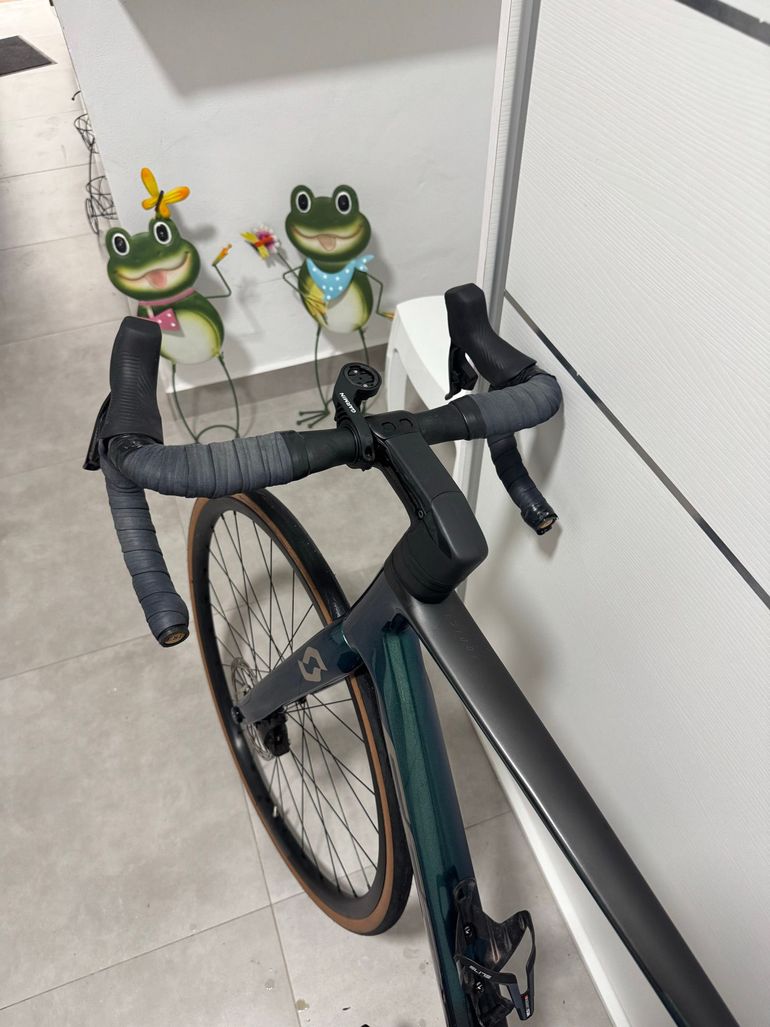 Used Scott Addict RC 20 2023 Custom SRAM Rival eTap AXS 2023 Road & Gravel, Green — image 30 of 40