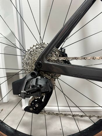 Used Scott Addict RC 20 2023 Custom SRAM Rival eTap AXS 2023 Road & Gravel, Green — image 9 of 40