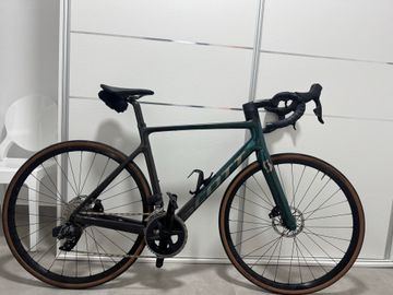 Scott Addict RC 20 2023 Custom SRAM Rival eTap AXS 2023 Road & Gravel d'occasion
