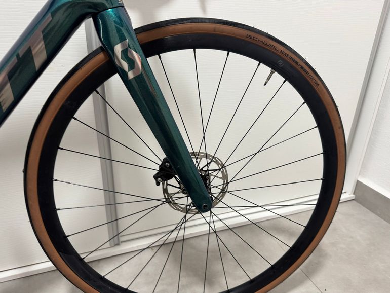 Used Scott Addict RC 20 2023 Custom SRAM Rival eTap AXS 2023 Road & Gravel, Green — image 16 of 40