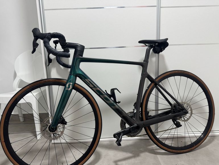 Used Scott Addict RC 20 2023 Custom SRAM Rival eTap AXS 2023 Road & Gravel, Green — image 20 of 40