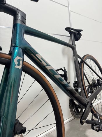 Used Scott Addict RC 20 2023 Custom SRAM Rival eTap AXS 2023 Road & Gravel, Green — image 29 of 40