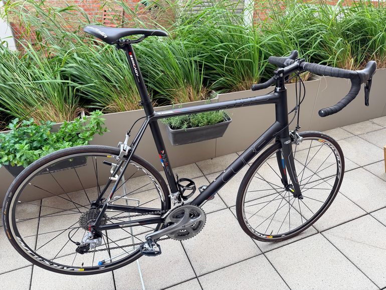 Gebrauchtes CUBE Agree Pro Series 2014 Road & Gravel, Schwarz — Bild 1 von 10
