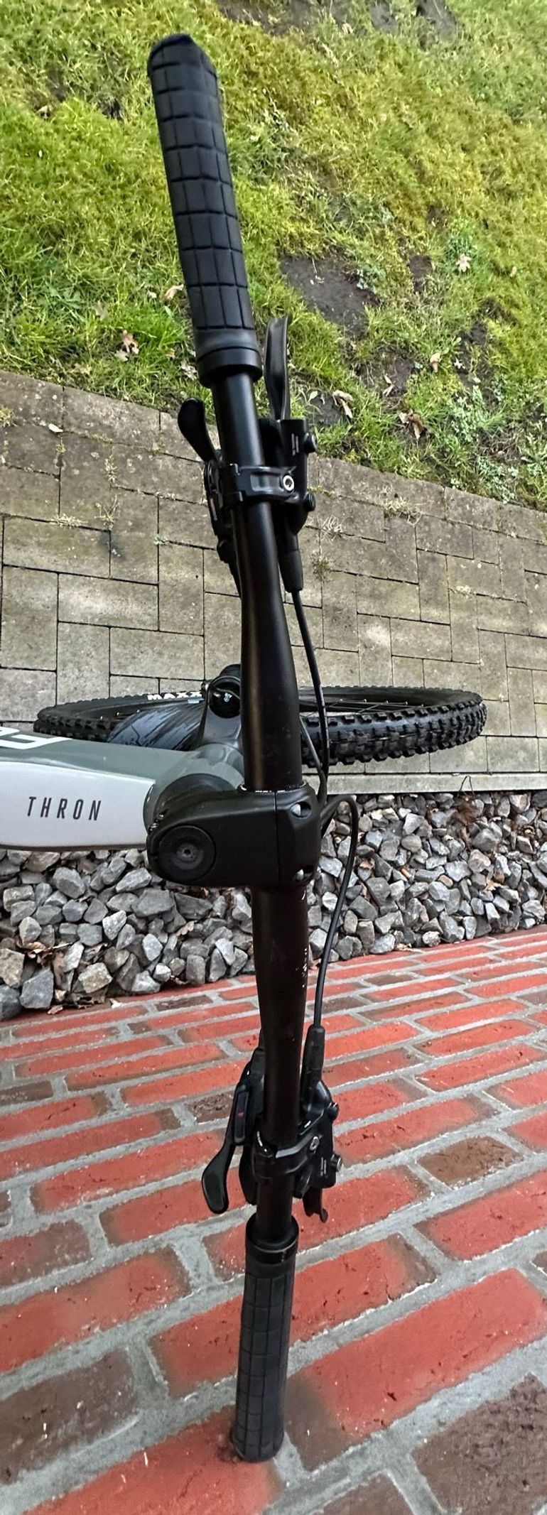 Used Focus THRON 6.8 2021 2021 Mountainbike, Light Gray, 29 — image 5 of 5