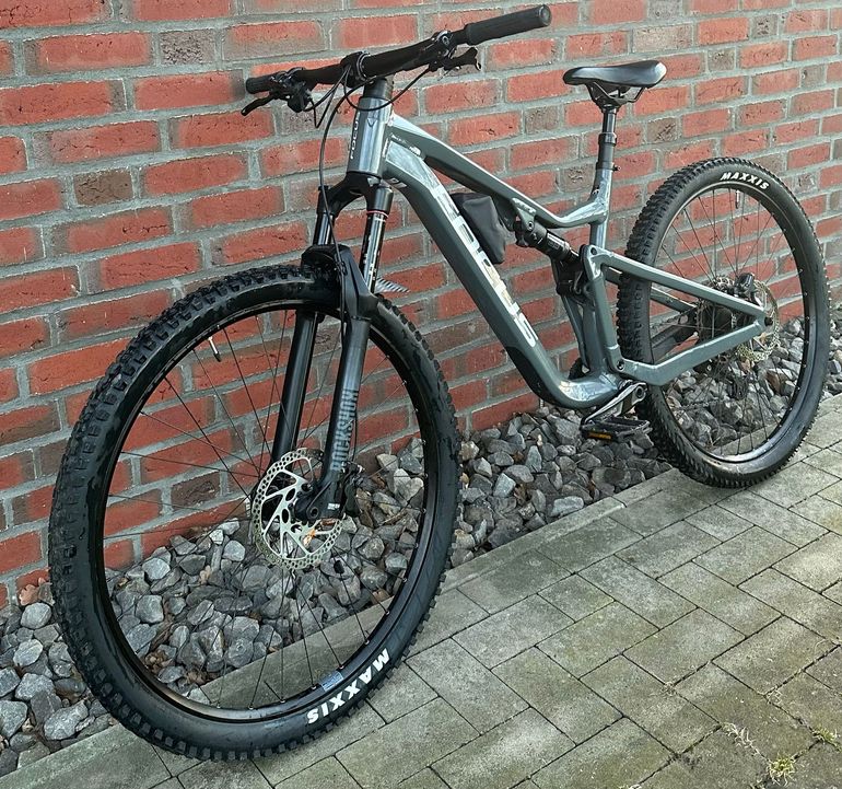 Used Focus THRON 6.8 2021 2021 Mountainbike, Light Gray, 29 — image 1 of 5