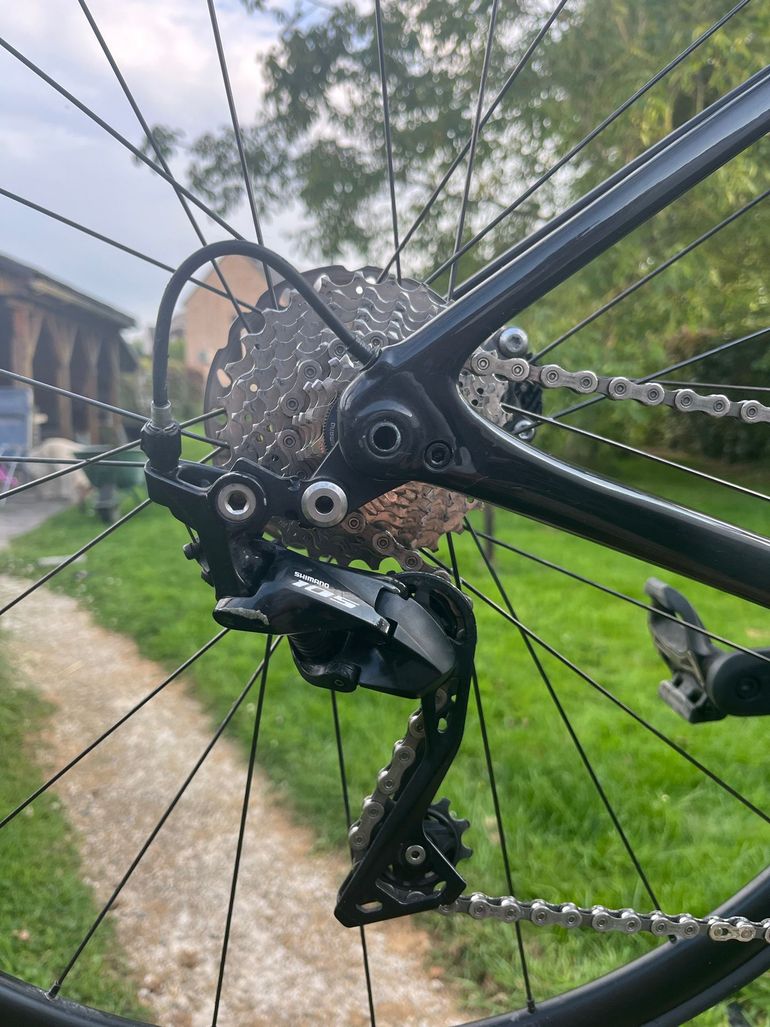 Used Specialized Tarmac SL6 Sport 2022 2022 Road & Gravel, Black — image 3 of 5