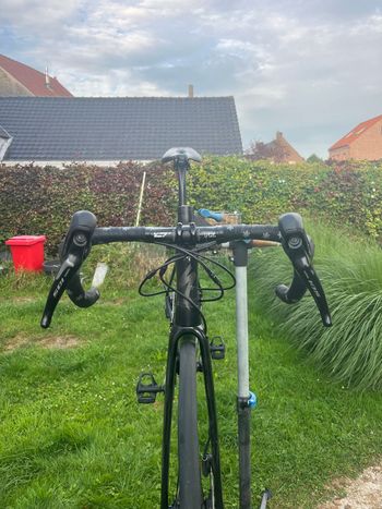 Used Specialized Tarmac SL6 Sport 2022 2022 Road & Gravel, Black — image 4 of 5