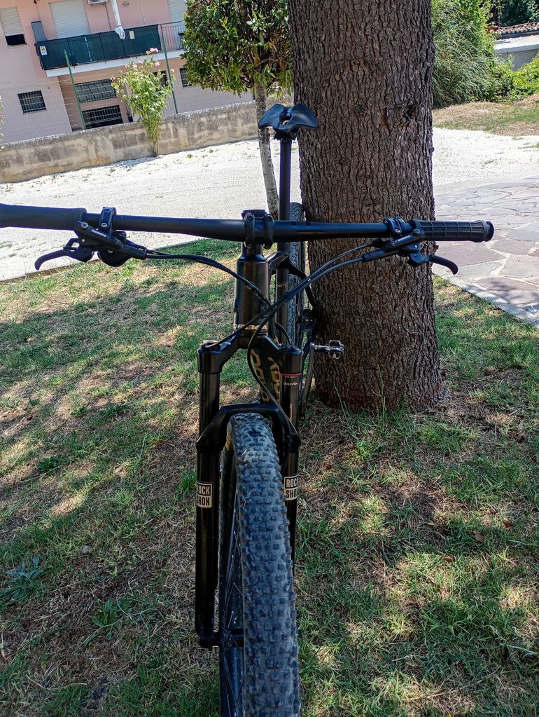 Used Orbea ALMA M30 2024 2024 Mountainbike, Black, 29 — image 2 of 9