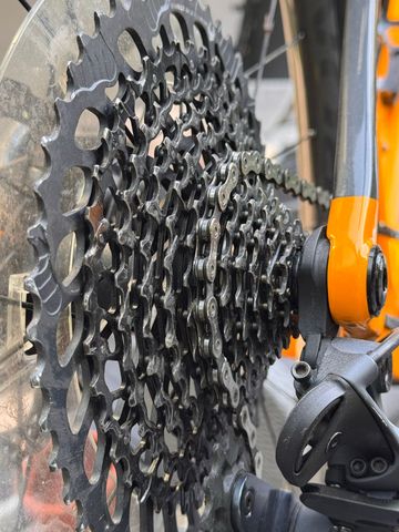 Used Trek Procaliber 9.7 2021 2021 Mountainbike, Orange, 29 — image 3 of 5