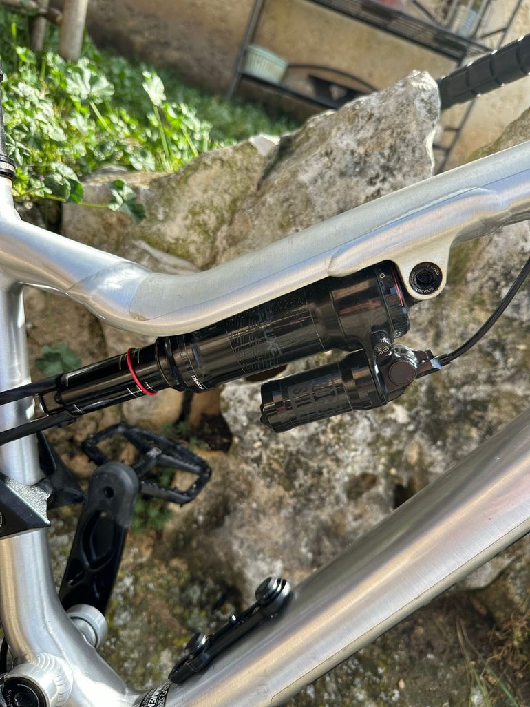 Used Commencal META AM 29 ESSENTIAL FOX 2019 2019 Mountainbike, Light Gray, 29 — image 6 of 10