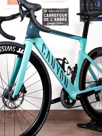 Used Canyon Aeroad CF SLX 7 eTap 2024 2024 Road & Gravel, Blue — image 6 of 23
